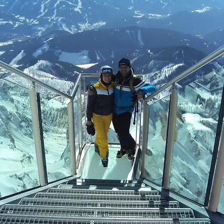 Helga * سخلادميخ