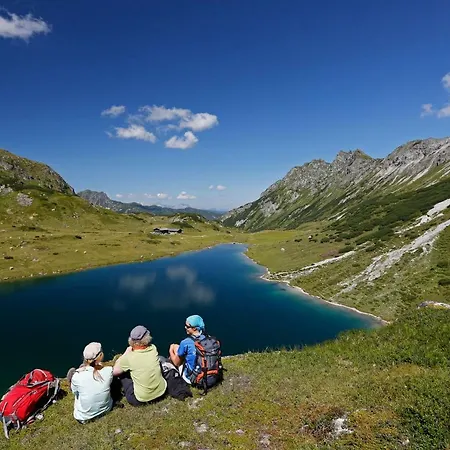 Helga * سخلادميخ